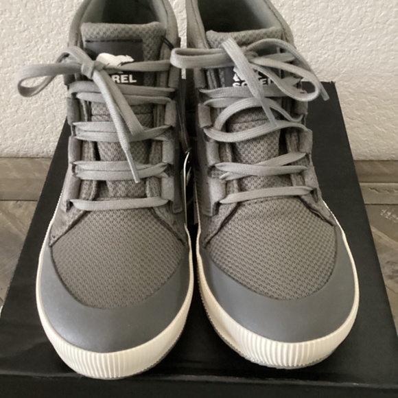 SOREL Out N About III Sneakers, size 8 - Picture 6 of 7